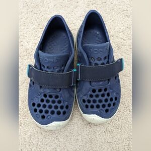 Plae Water Shoes, size 9